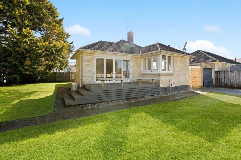 Photo of property in 2 Kenney Crescent, Fairfield, Hamilton, 3214