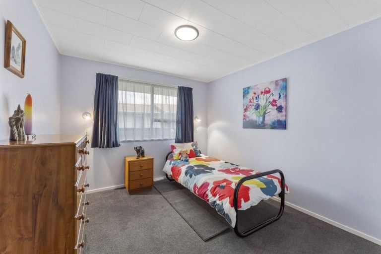 Photo of property in 30 Omaha Grove, Totara Park, Upper Hutt, 5018