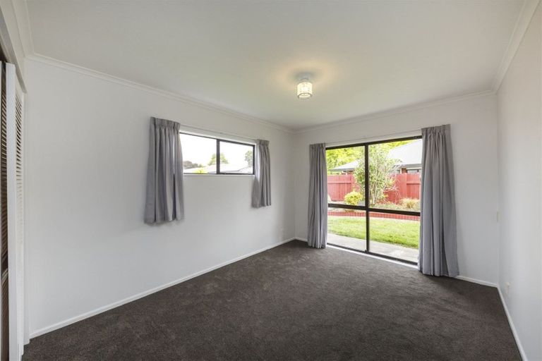 Photo of property in 20 Colonial Place, Kelvin Grove, Palmerston North, 4414