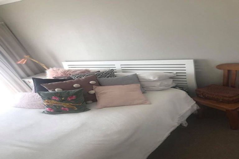 Photo of property in 14 Kilkenny Place, Fitzherbert, Palmerston North, 4410