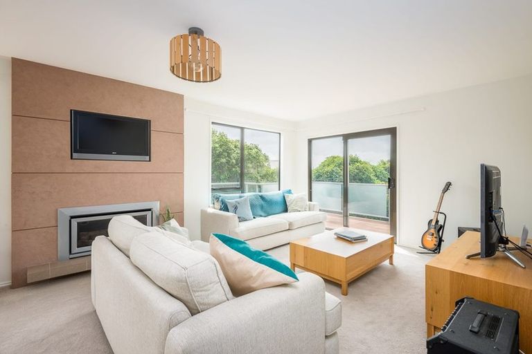 Photo of property in 54a Belleview Terrace, Mount Pleasant, Christchurch, 8081