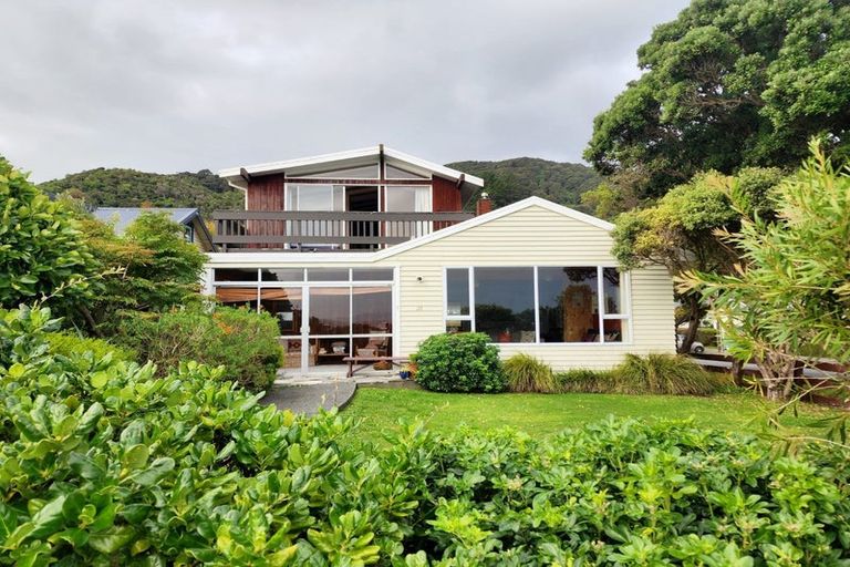 Photo of property in 20 Maire Street, Eastbourne, Lower Hutt, 5013