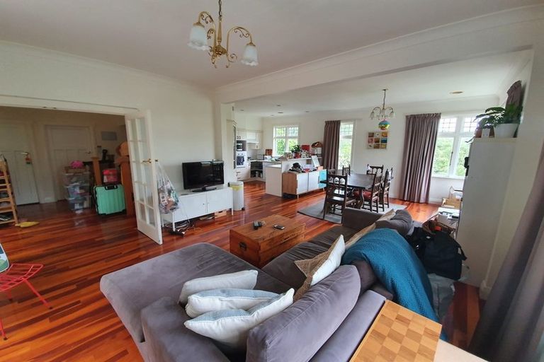 Photo of property in 28 Saint Michaels Crescent, Kelburn, Wellington, 6012