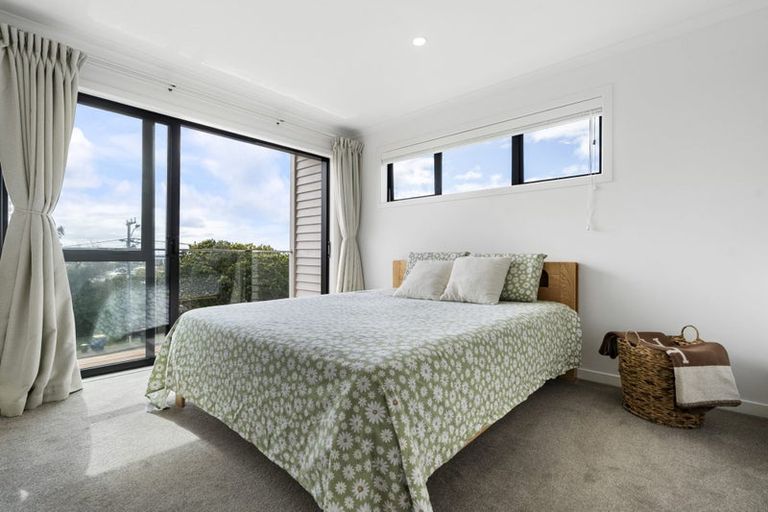 Photo of property in 562a Beach Road, Rothesay Bay, Auckland, 0630