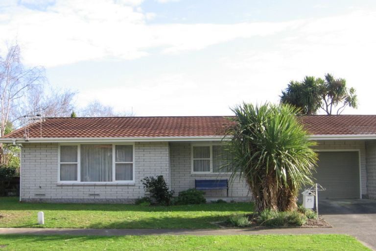 Photo of property in 75-77 Buick Crescent, Awapuni, Palmerston North, 4412
