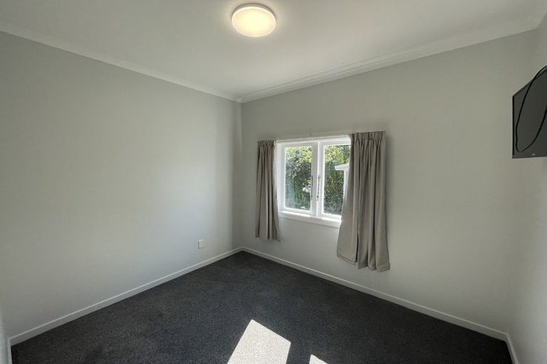 Photo of property in 143 Seatoun Heights Road, Miramar, Wellington, 6022