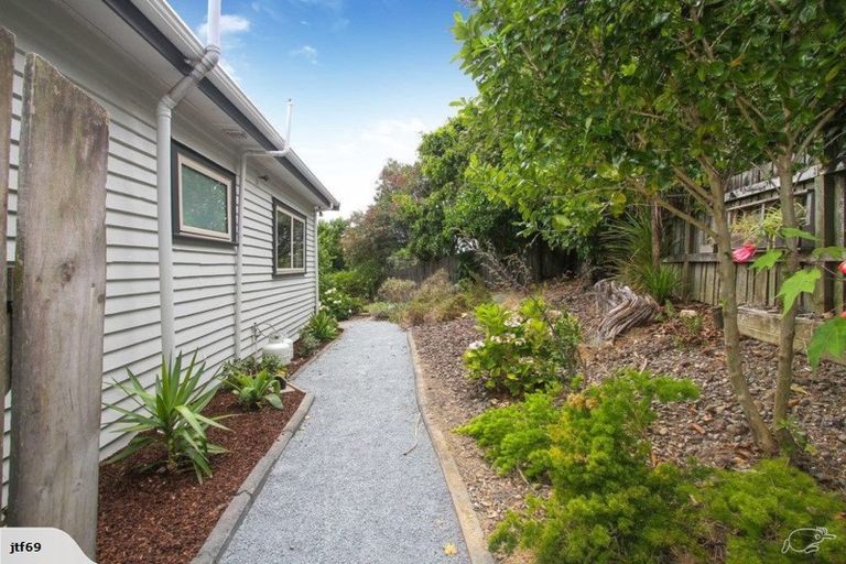 Photo of property in 2/596 Whangaparaoa Road, Stanmore Bay, Whangaparaoa, 0932