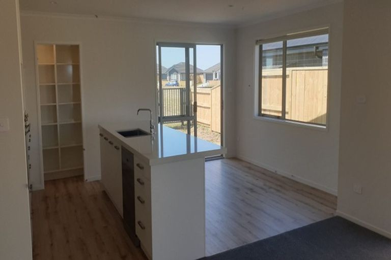 Photo of property in 21 Royal Crescent, Papamoa, 3118