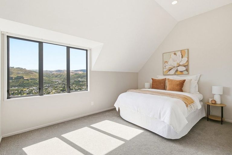 Photo of property in 6a Chastudon Place, Tawa, Wellington, 5028