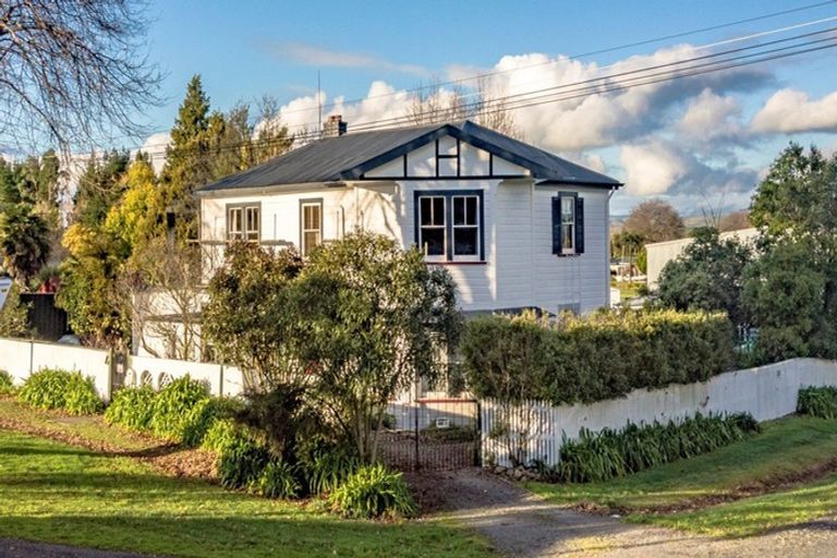 Photo of property in 2 Miller Street, Otane, 4202