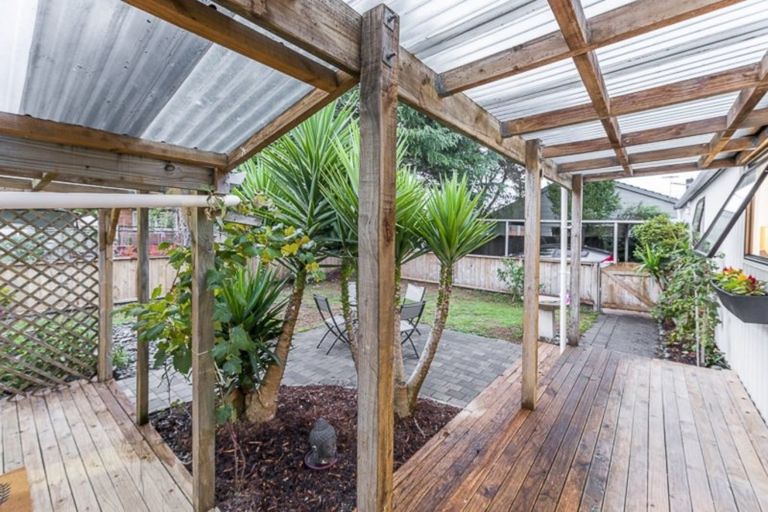 Photo of property in 526a Swanson Road, Ranui, Auckland, 0612