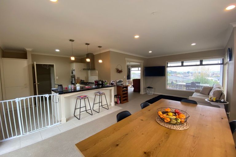 Photo of property in 12 Bishopsworth Way, Huntington, Hamilton, 3210