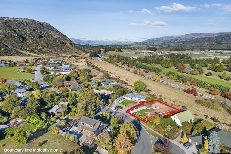 Photo of property in 12 Rob Roy Lane, Wanaka, 9305
