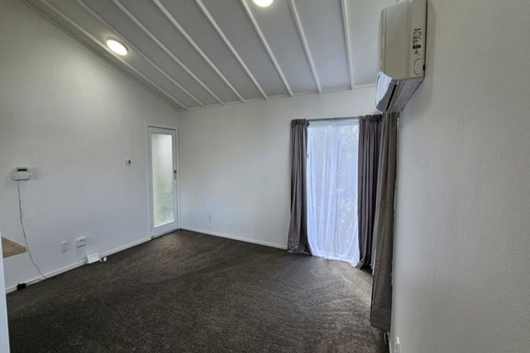 Photo of property in 2 Tuna Place, Manurewa, Auckland, 2102