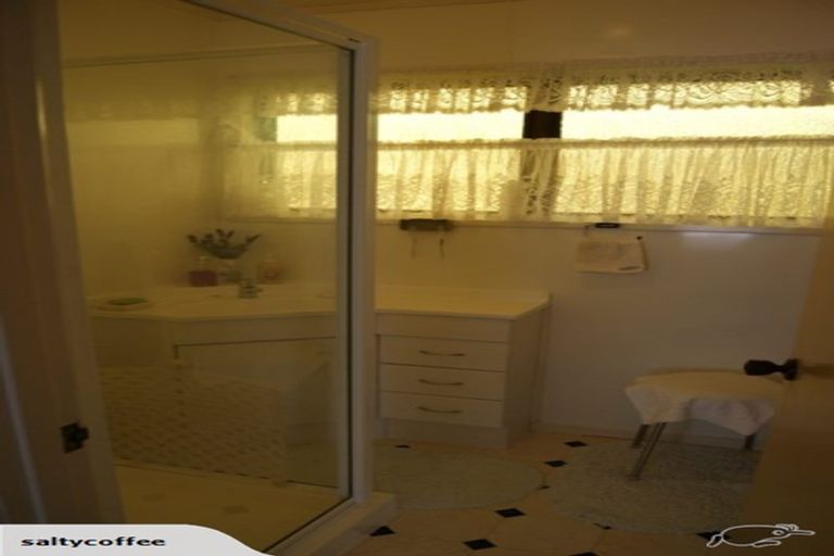 Photo of property in 564a Weymouth Road, Weymouth, Auckland, 2103