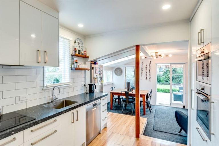 Photo of property in 4 Kuku Street, Te Awanga, 4102