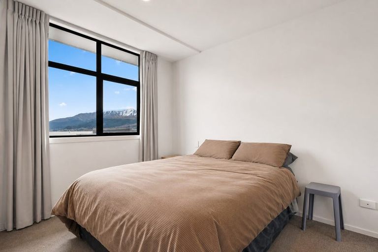 Photo of property in Wyndham Gardens Apartments, 30 Red Oaks Drive, Frankton, Queenstown, 9300