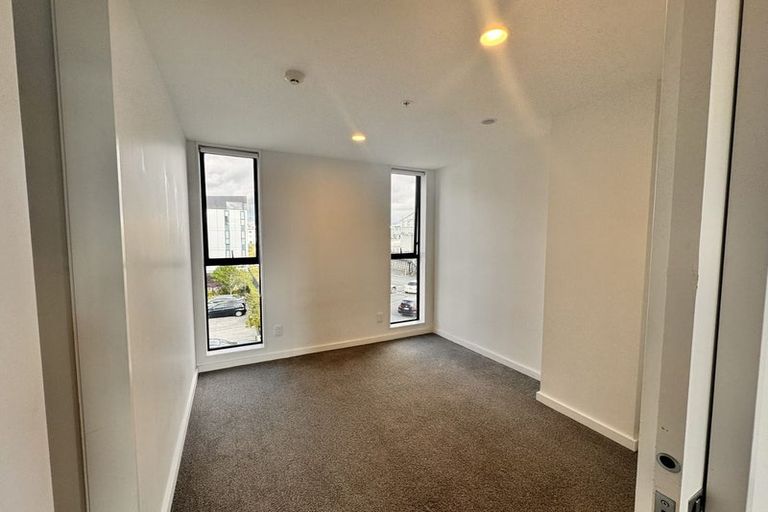 Photo of property in 102/19 Rawene Road, Birkenhead, Auckland, 0626