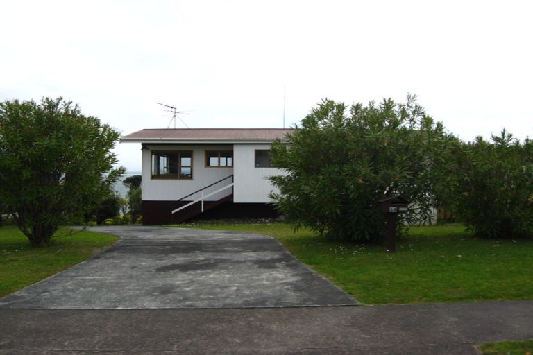 Photo of property in 34 Pacific Parade, Army Bay, Whangaparaoa, 0930