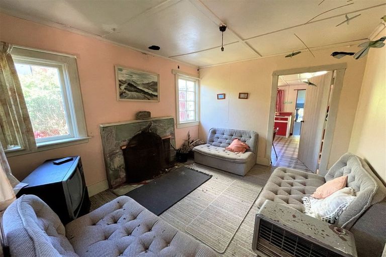 Photo of property in 14 Tarata Street, Kaka Point, 9271