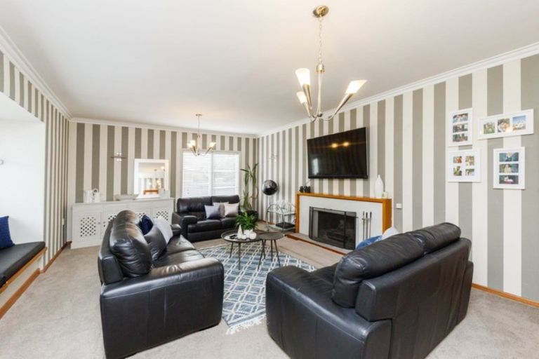 Photo of property in 546 Featherston Street, Roslyn, Palmerston North, 4414