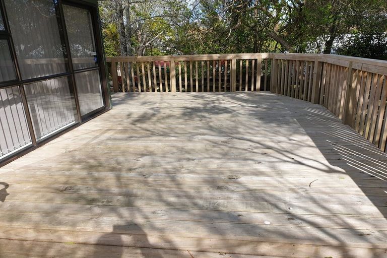 Photo of property in 9b Ribblesdale Road, Henderson, Auckland, 0612