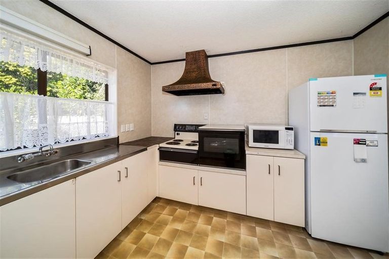 Photo of property in 162 Heta Road, Highlands Park, New Plymouth, 4312