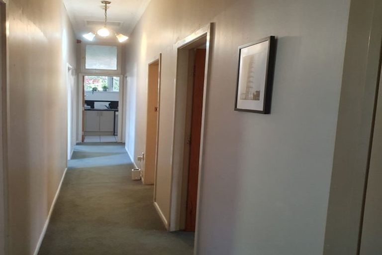 Photo of property in 48 Aurora Terrace, Kelburn, Wellington, 6012