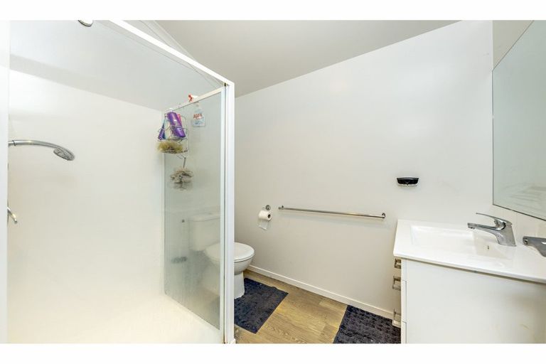 Photo of property in 22 Taiaapure Street, Weymouth, Auckland, 2103