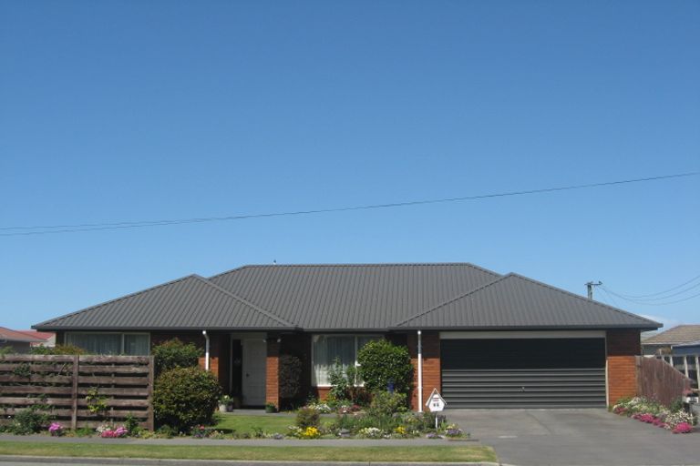 Photo of property in 2/76 Highsted Road, Bishopdale, Christchurch, 8053