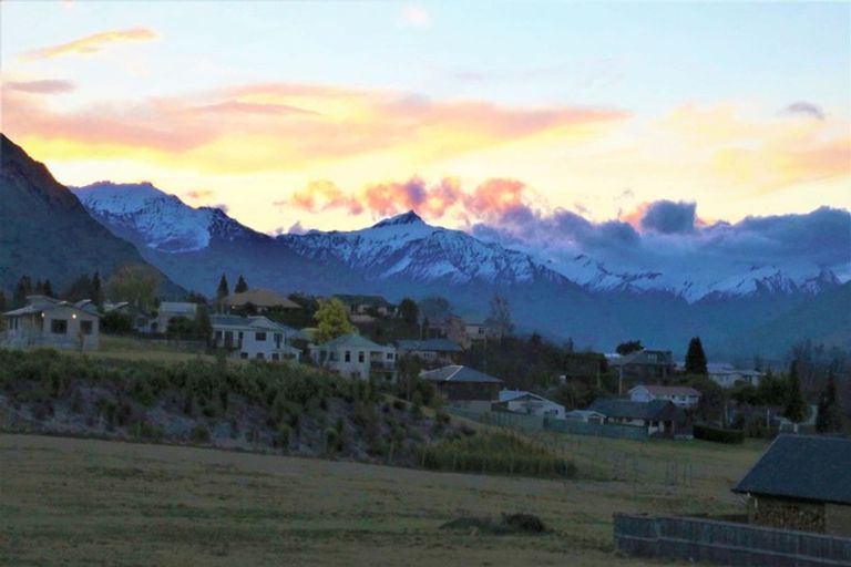 Photo of property in 106a Kings Drive, Wanaka, 9305