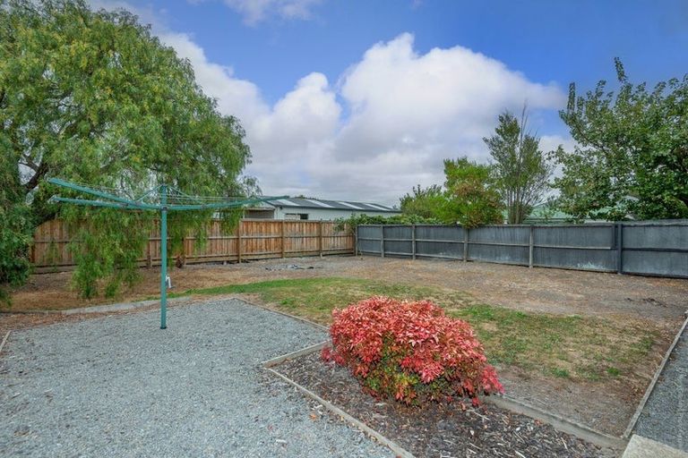 Photo of property in 10 Bideford Place, Dallington, Christchurch, 8061