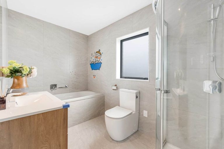 Photo of property in 844c East Coast Road, Oteha, Auckland, 0630