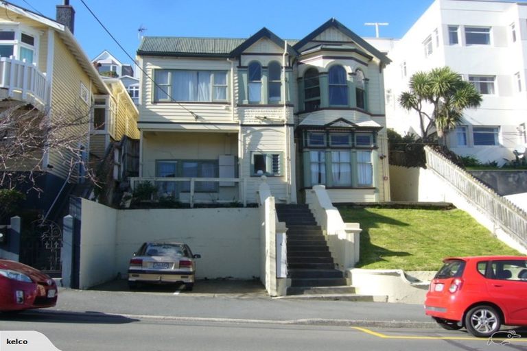 Photo of property in 4 Hawker Street, Mount Victoria, Wellington, 6011