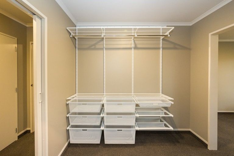 Photo of property in 8 Harrow Place, Hokowhitu, Palmerston North, 4410