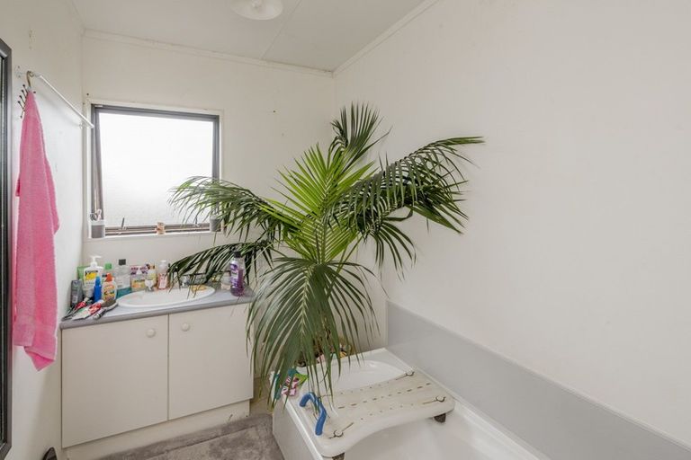 Photo of property in 9 Simcox Street, Otaki Beach, Otaki, 5512