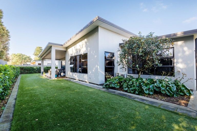 Photo of property in 25 Nadine Stanton Drive, Bell Block, New Plymouth, 4312