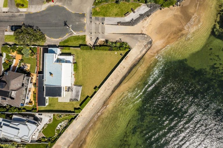 Photo of property in 39 Ocean View Road, Milford, Auckland, 0620