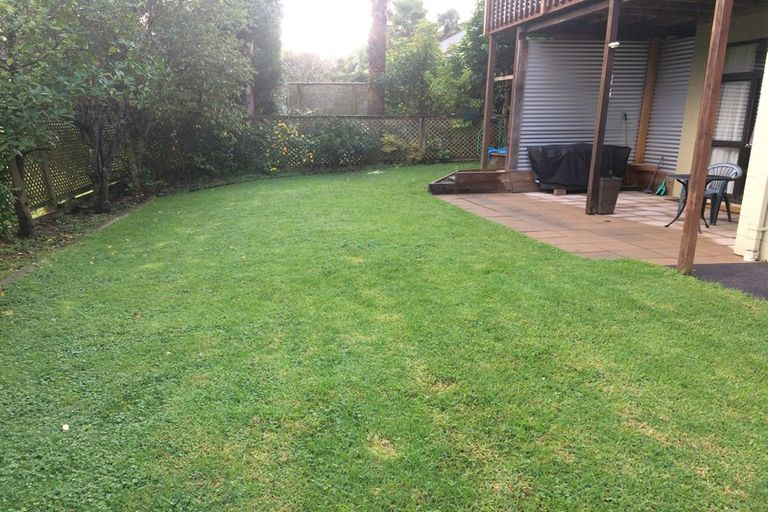 Photo of property in 11 Sheffield Place, Botany Downs, Auckland, 2010