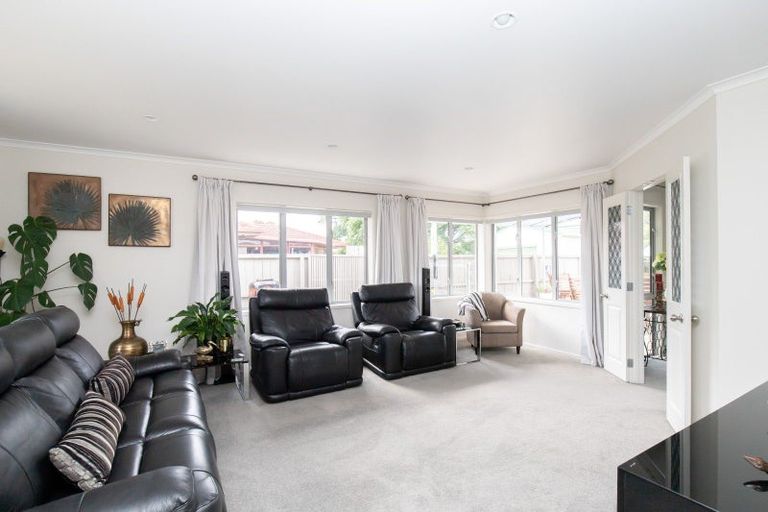 Photo of property in 10 Harris Place, Ngatea, 3503