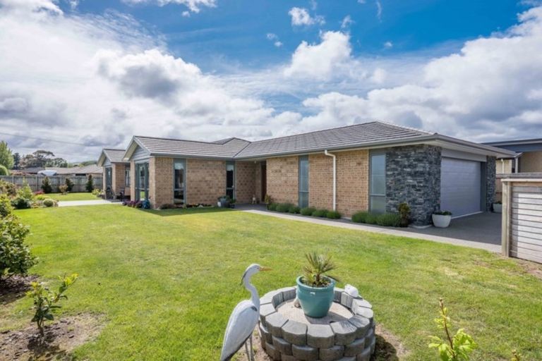Photo of property in 12 Christow Court, Paraparaumu, 5032