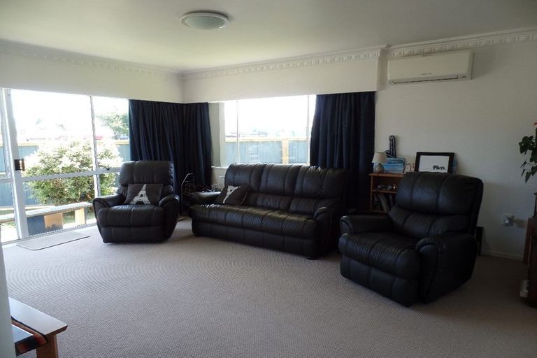 Photo of property in 2 Tupaea Place, Otumoetai, Tauranga, 3110