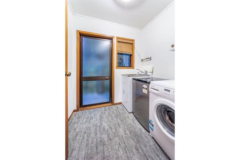 Photo of property in 2/164 Rangatira Road, Beach Haven, Auckland, 0626