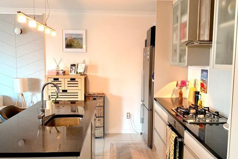 Photo of property in 25 Bejoy Rise, East Tamaki Heights, Auckland, 2016