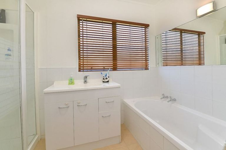 Photo of property in 23 Rakino Avenue, Manly, Whangaparaoa, 0930