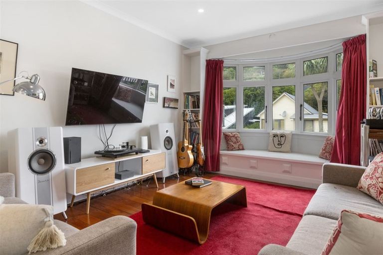 Photo of property in 27a Awarua Street, Ngaio, Wellington, 6035