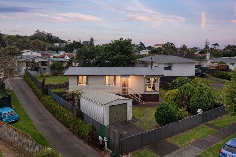 Photo of property in 93 Crawford Avenue, Mangere Bridge, Auckland, 2022