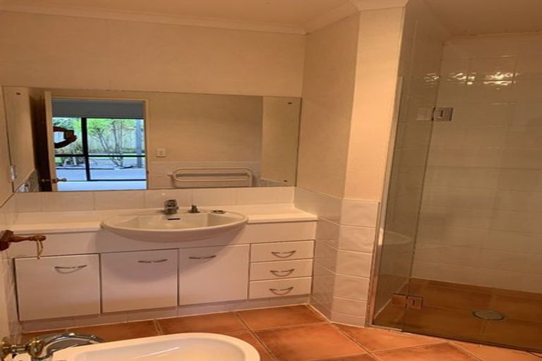 Photo of property in 105 Te Wharau Drive, Greenhithe, Auckland, 0632