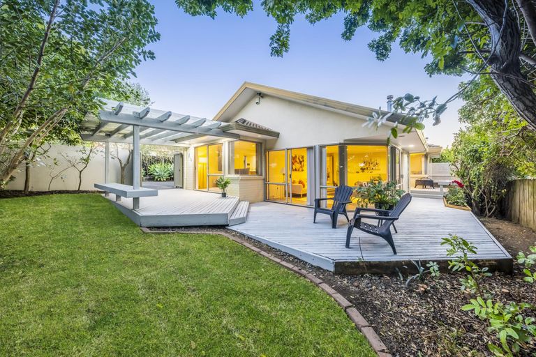 Photo of property in 6 Kilimanjaro Drive, Northpark, Auckland, 2013