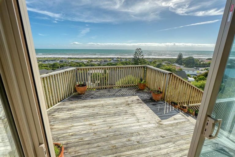 Photo of property in 14 Stanton Crescent, Karoro, Greymouth, 7805
